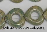 CNS220 15.5 inches 25*25mm heart donut natural serpentine jasper beads